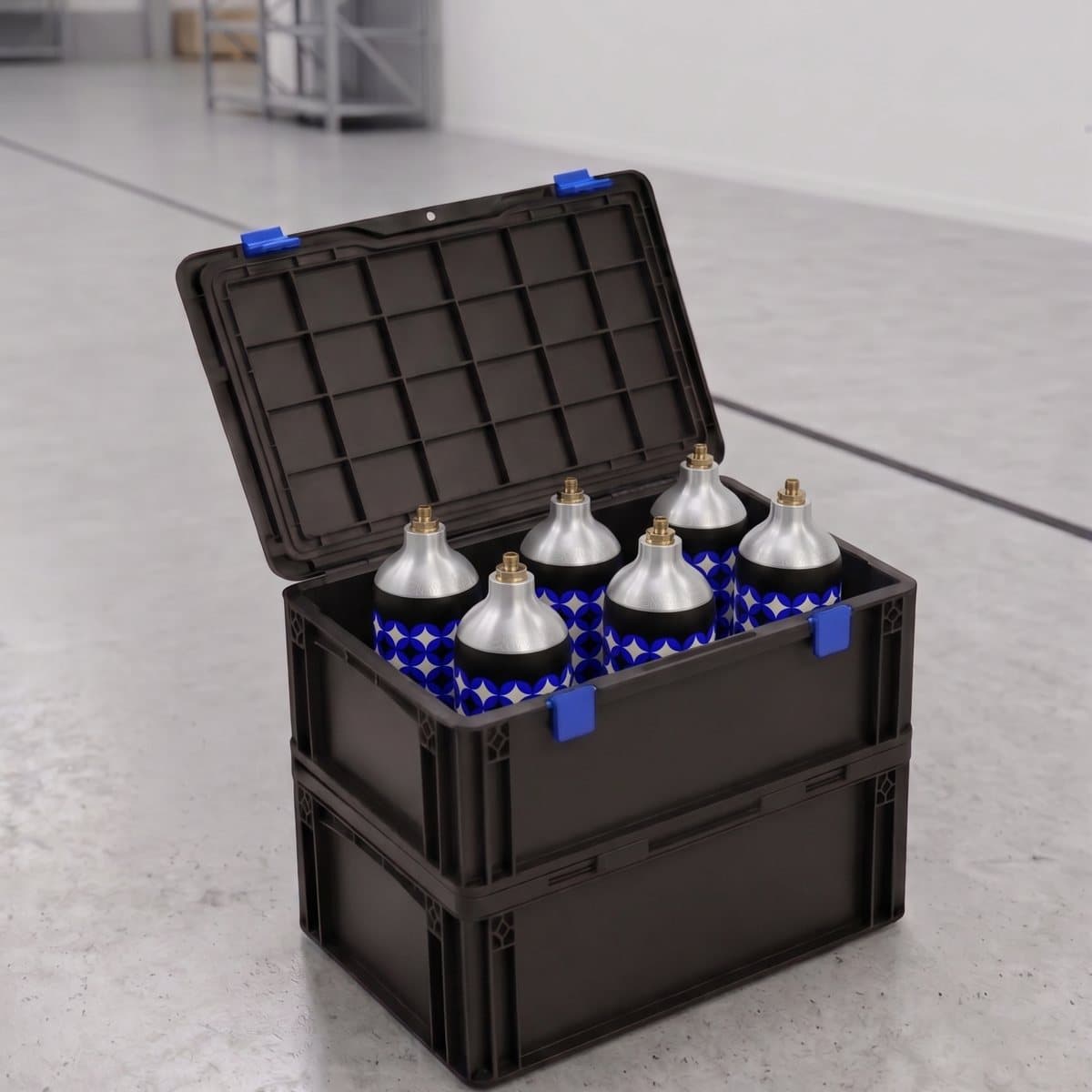 Open CO2 YOU hard case packed with 1.65kg CO2 cylinders